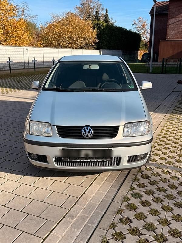 Silber Gebraucht 2000 VW Polo Basis Kleinwagen | 1.800 € (Fairer Preis) - Bild 1/4