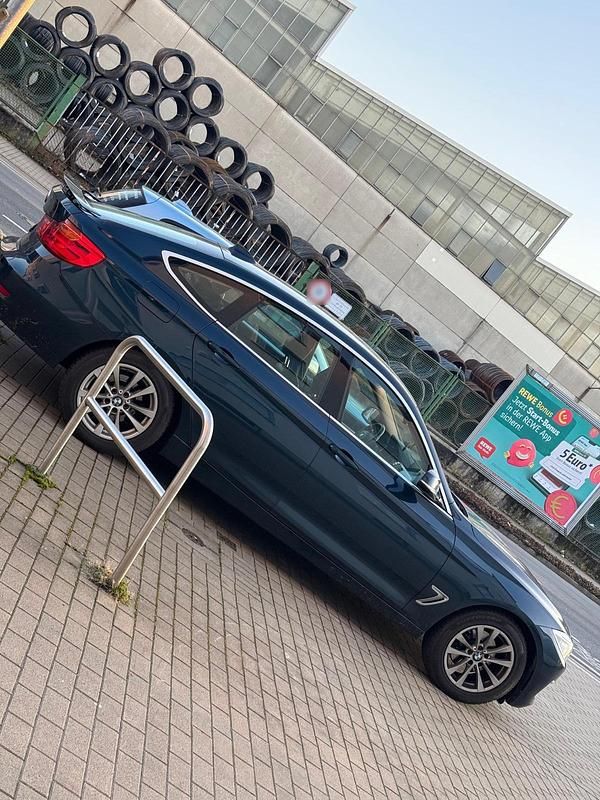 Gebraucht BMW 320 189 PS (139 kW) 2014 Blau Limousine