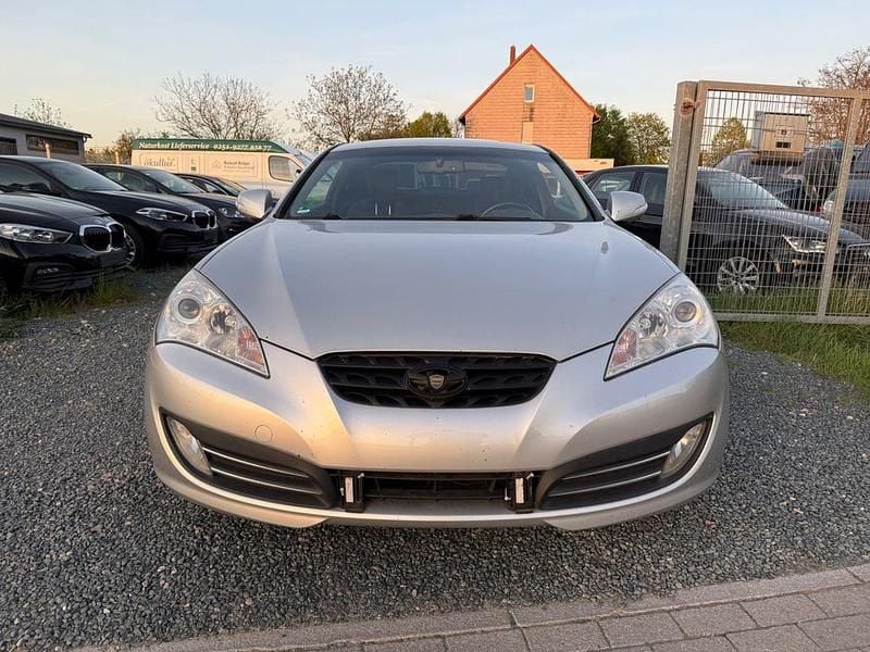 Second-hand Hyundai Genesis 213 CP (156 kW) 2011 Argintiu Coupe