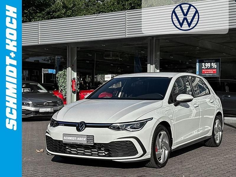 Weiß Gebraucht 2020 VW Golf VIII GTE Limousine | 24.990 € (Fairer Preis) - Bild 1/4