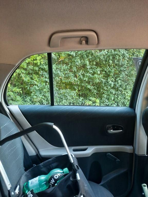 Grau Gebraucht 2008 Toyota Yaris Team Limousine | 3.020 € (Superpreis) - Bild 1/4