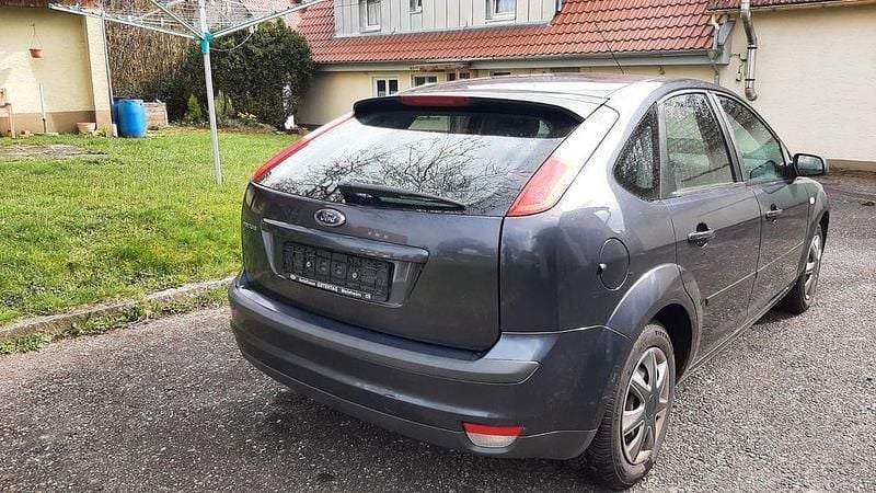 Second-hand Ford Focus Style 101 CP (74 kW) 2008 Gri Berlinǎ