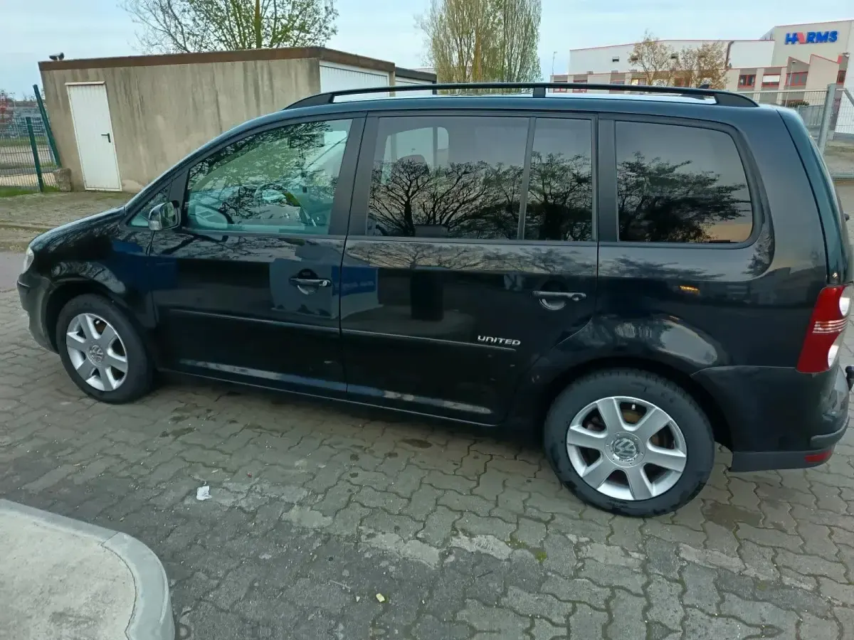 Gebraucht VW Touran 140 PS (102 kW) 2009 Schwarz Van / Kleinbus
