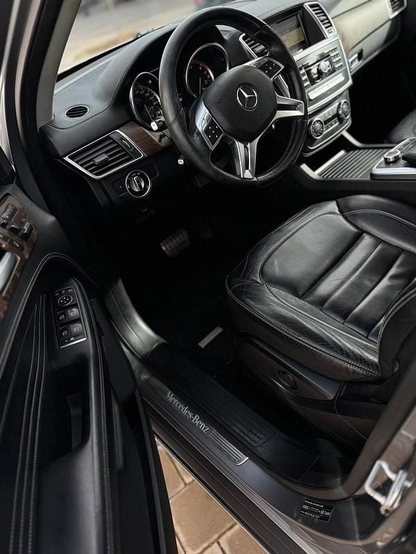 Gebraucht Mercedes ML350 258 PS (189 kW) 2012 Grau SUV