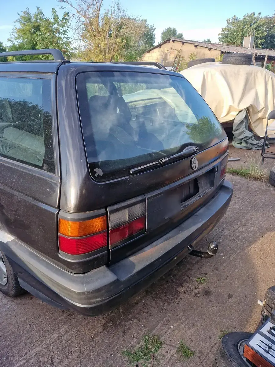 Gebraucht VW Passat 75 PS (55 kW) 1992 Schwarz Kombi