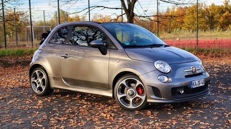 Grau Gebraucht 2011 Abarth 500C Cabrio | 9.800 € (Etwas zu teuer) - Bild 1/4