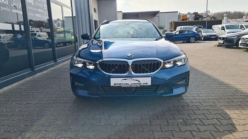 Gebraucht BMW 318 Advantage 150 PS (110 kW) 2020 Blau Limousine