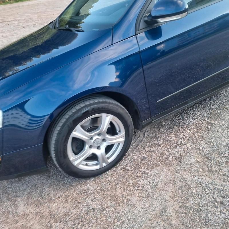 Gebraucht VW Passat 140 PS (102 kW) 2010 Blau Limousine