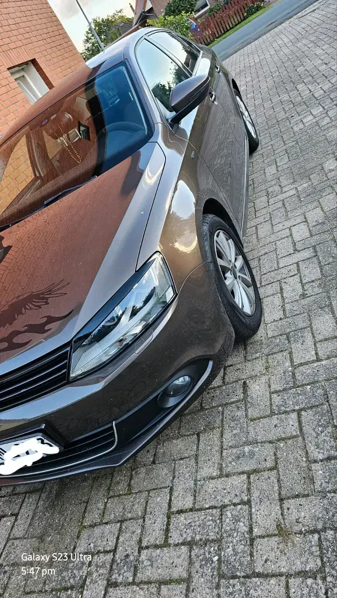 Gebraucht VW Jetta Life 122 PS (89 kW) 2014 Braun Limousine