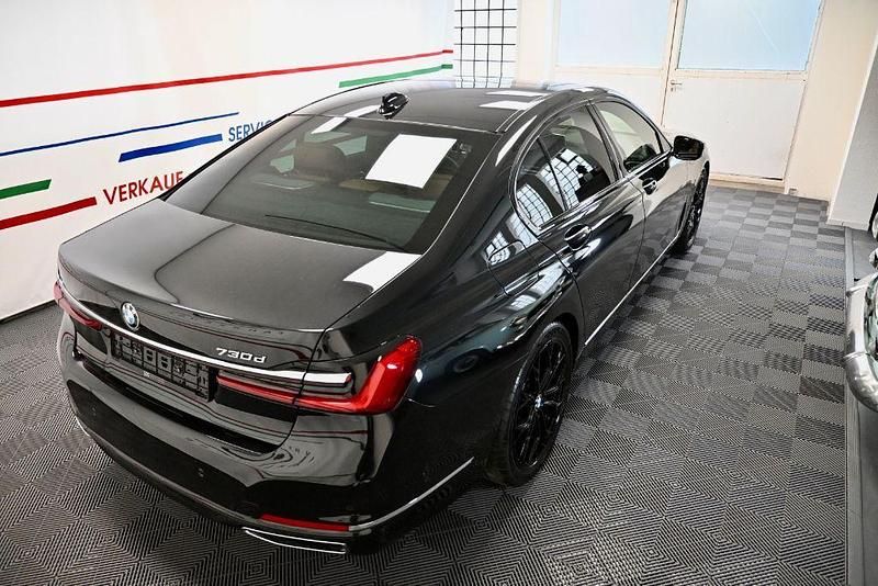 Gebraucht BMW 730 Shadowline 286 PS (210 kW) 2022 Saphirschwarz metallic Limousine