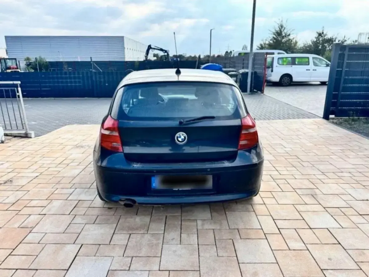 Gebraucht BMW 116 122 PS (89 kW) 2008 Schwarz Kleinwagen