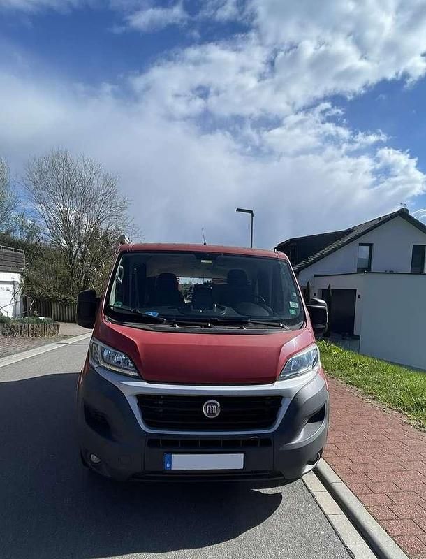 Gebraucht Fiat Ducato 150 PS (110 kW) 2016 Rot Van