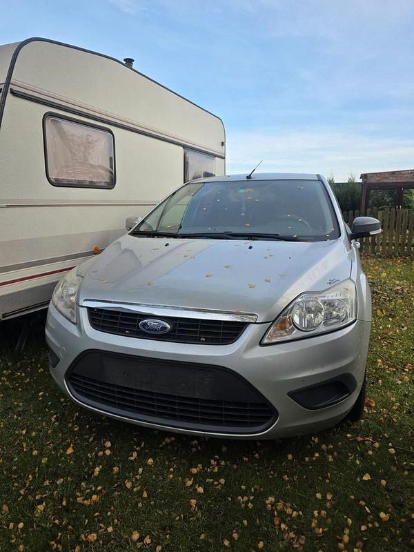 Silber Gebraucht 2009 Ford Focus Titanium Kombi | 1.999 € (Guter Preis) - Bild 1/4