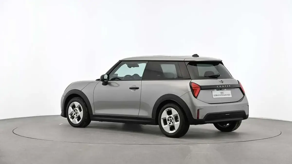 Gebraucht Mini Cooper Classic 156 PS (114 kW) 2024 Grau Kleinwagen