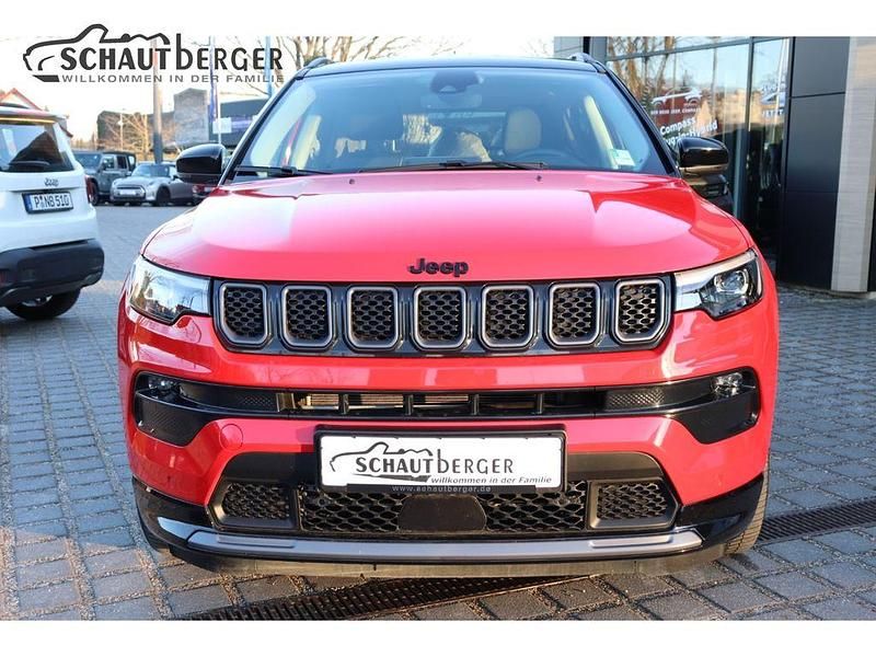 Gebraucht Jeep Compass Summit 131 PS (96 kW) 2024 Vr176) (rot SUV