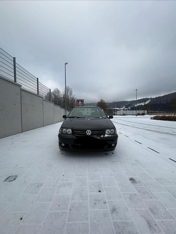Gebraucht VW Polo 60 PS (44 kW) 2001 Schwarz Kleinwagen