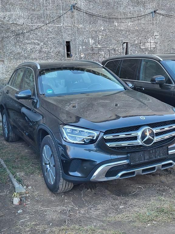 Gebraucht Mercedes GLC300e 194 PS (142 kW) 2022 Grau SUV