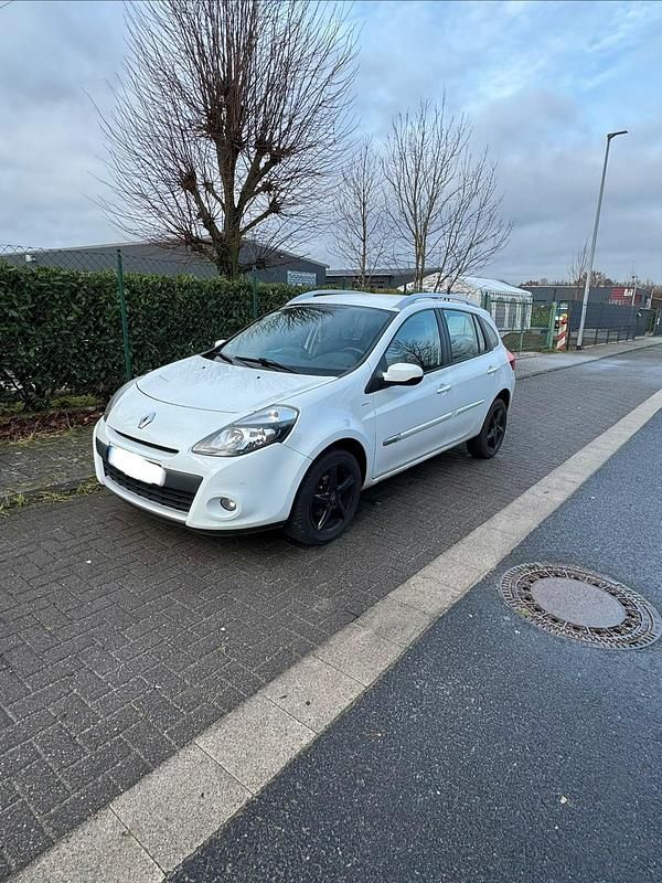 Weiß Gebraucht 2012 Renault Clio GrandTour Kombi | 3.900 € (Fairer Preis) - Bild 1/4