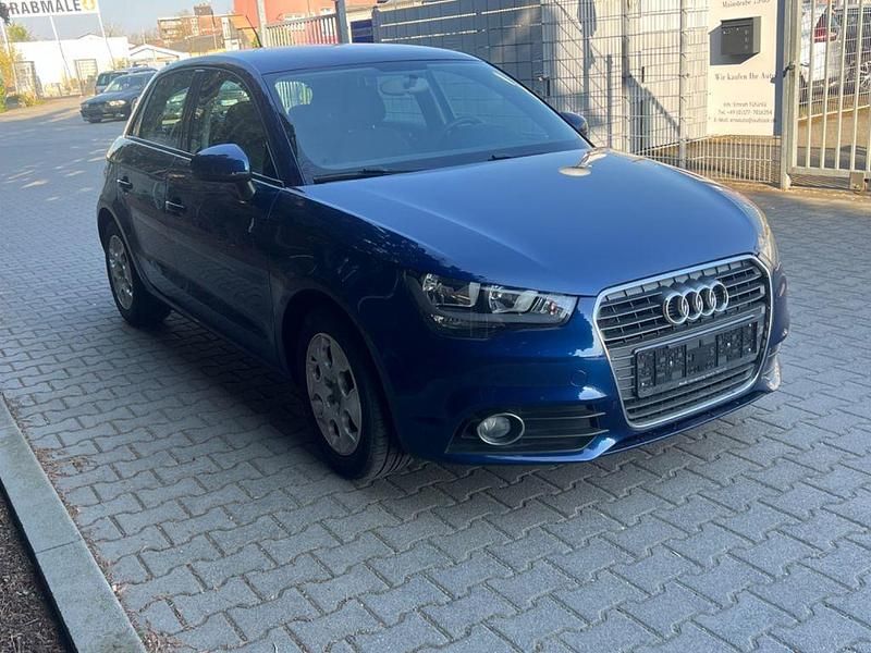 Gebraucht Audi A1 Attraction 122 PS (89 kW) 2012 Blau Kleinwagen