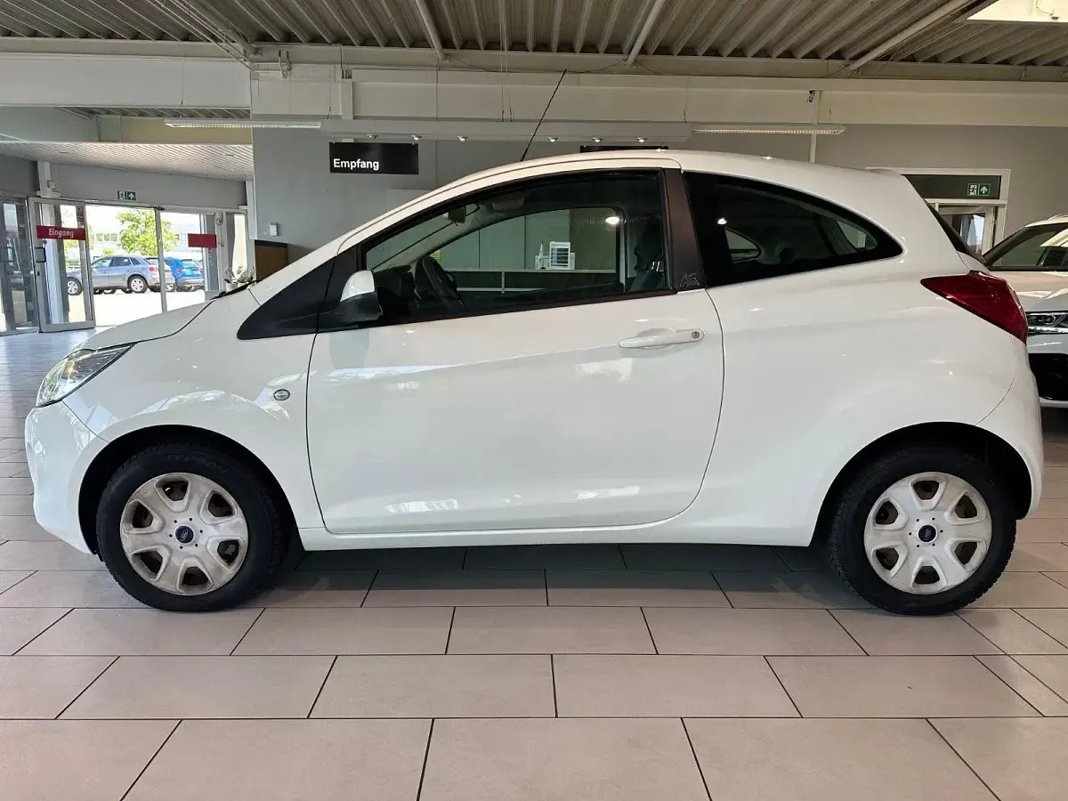 Gebraucht Ford Ka Trend 69 PS (50 kW) 2014 Weiß Kleinwagen