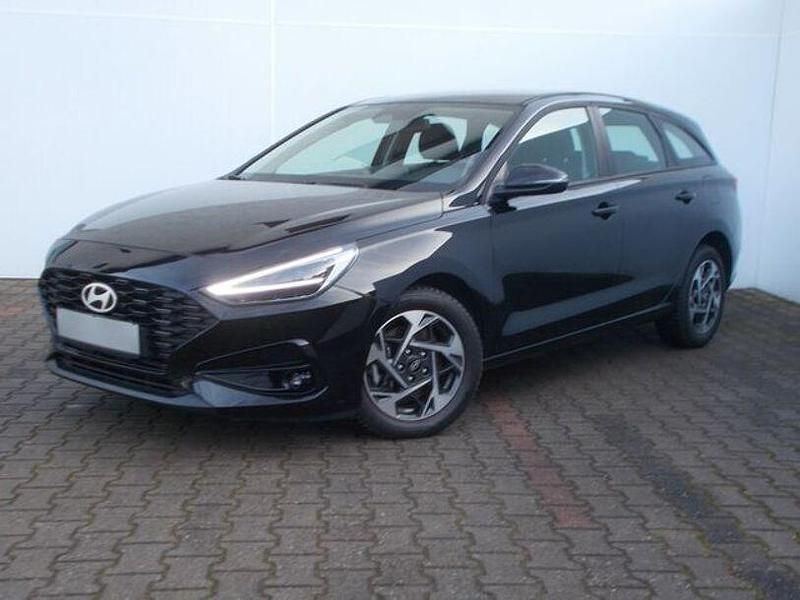 Gebraucht Hyundai i30 Trend 101 PS (74 kW) 2024 Schwarz Kombi