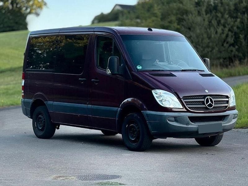 Rot Gebraucht 2009 Mercedes Sprinter Van | 6.499 € (Guter Preis) - Bild 1/4