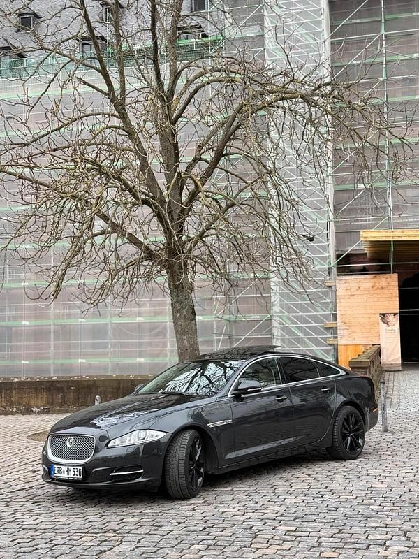 Gebraucht Jaguar XJ 275 PS (202 kW) 2011 Grau Limousine