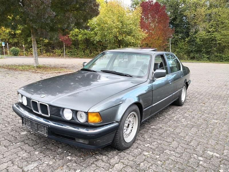 Grau Gebraucht 1988 BMW 730 Performance Limousine | 2.200 € - Bild 1/4