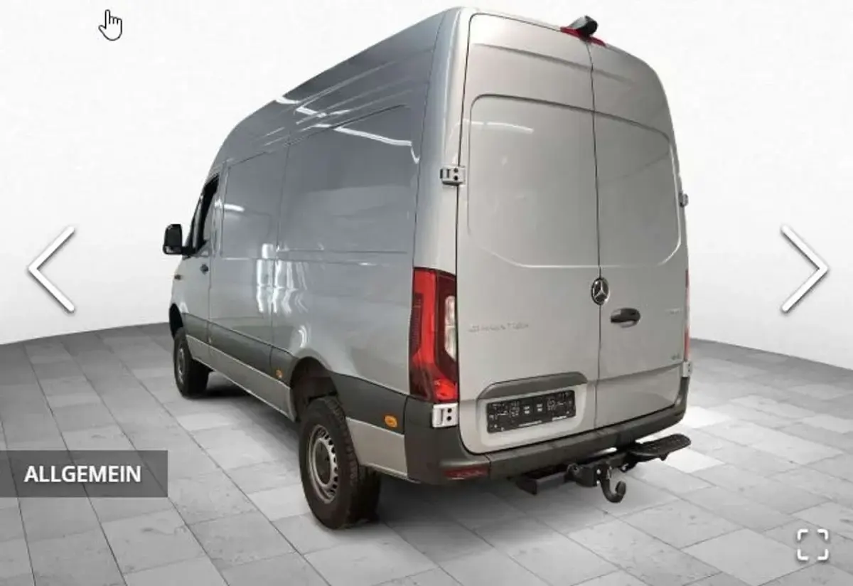 Gebraucht Mercedes Sprinter 190 PS (139 kW) 2025 Silber Van