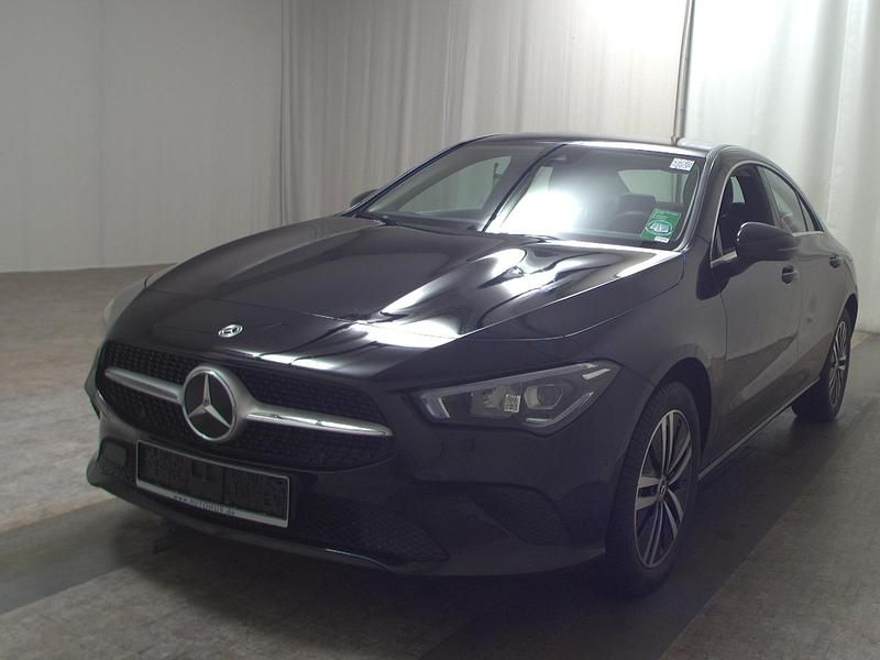 Gebraucht Mercedes CLA250e 218 PS (160 kW) 2022 Schwarz Limousine