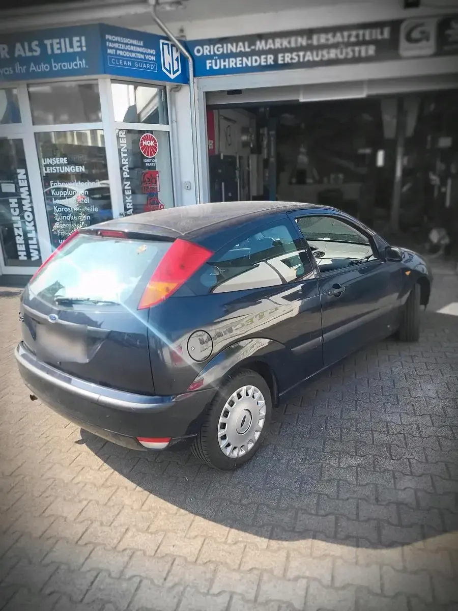 Gebraucht Ford Focus 75 PS (55 kW) 2004 Blau Coupé