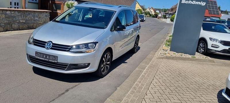 Silber Gebraucht 2020 VW Sharan IQ Drive Van / Kleinbus | 24.990 € (Fairer Preis) - Bild 1/4