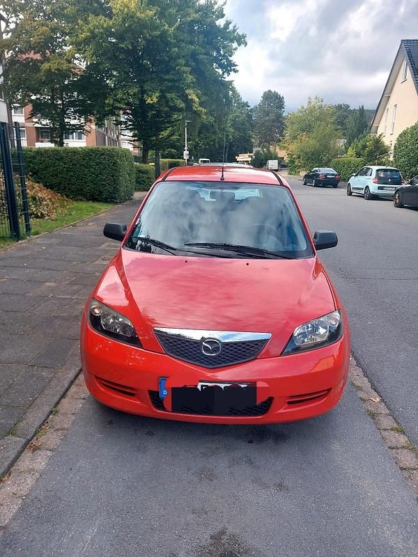 Rot Gebraucht 2005 Mazda 2 Limousine | 1.550 € (Guter Preis) - Bild 1/4