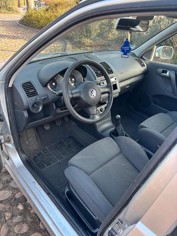 Gebraucht VW Polo 60 PS (44 kW) 2002 Silber Kleinwagen