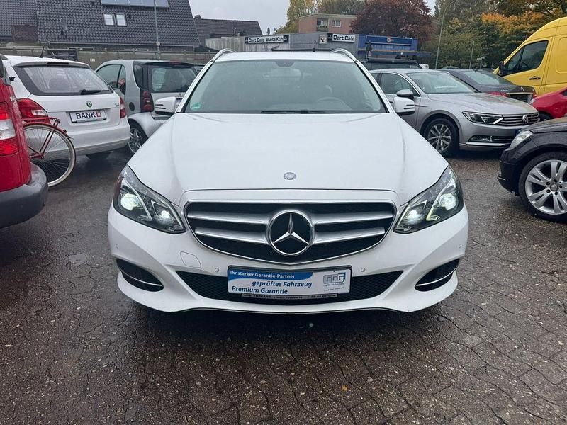 Gebraucht Mercedes E200 184 PS (135 kW) 2014 Weiß Kombi
