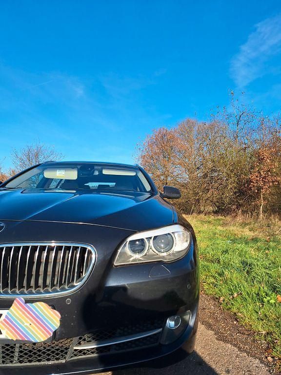 Blau Gebraucht 2012 BMW 530 Sport Line Kombi | 9.900 € (Guter Preis) - Bild 1/4