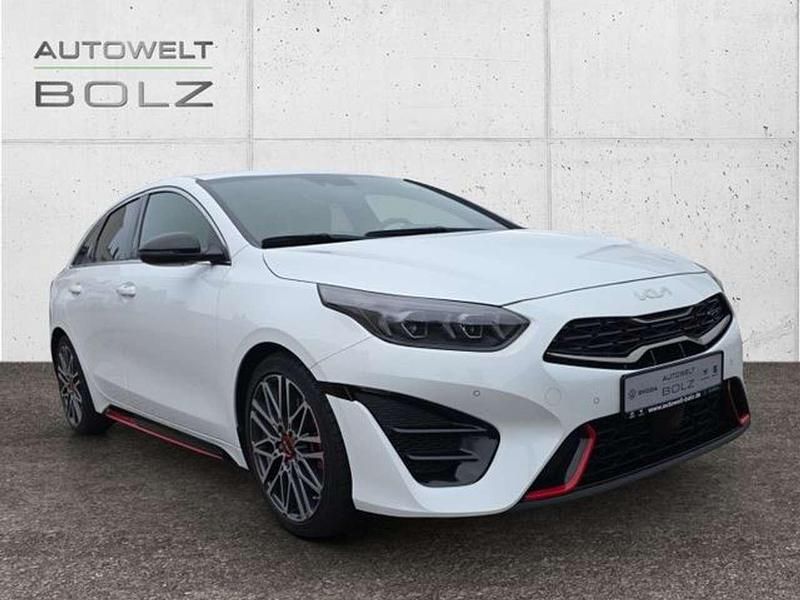 Gebraucht Kia ProCeed 204 PS (150 kW) 2023 Deluxe white Kombi