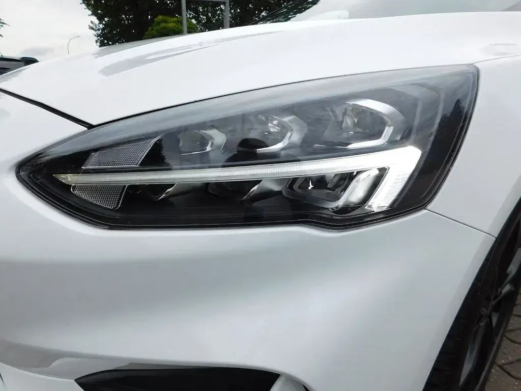 Gebraucht Ford Focus ST-Line 120 PS (88 kW) 2019 Weiß Limousine