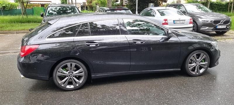 Gebraucht Mercedes CLA250 211 PS (155 kW) 2016 Schwarz Limousine