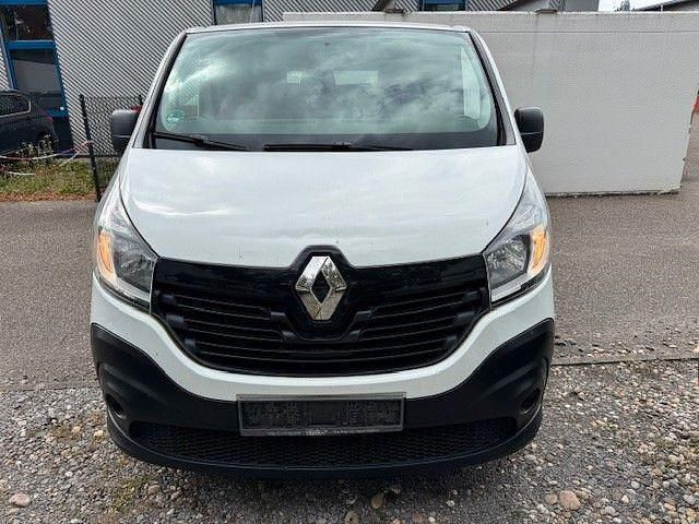 Weiß Gebraucht 2017 Renault Trafic Komfort Van | 6.500 € (Guter Preis) - Bild 1/4