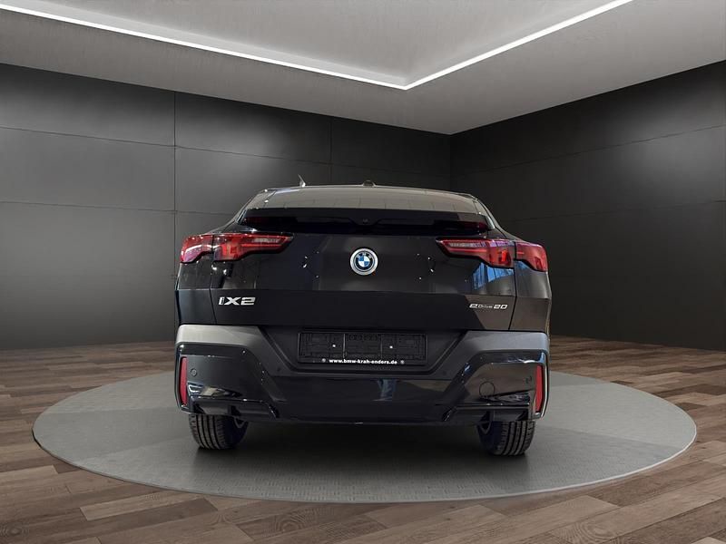 Gebraucht BMW iX2 Performance 150 kW (204 PS) 2025 Schwarz ii SUV