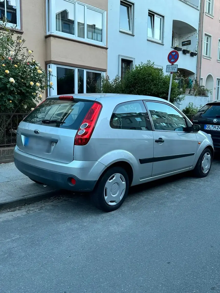 Gebraucht Ford Fiesta 75 PS (55 kW) 2006 Grau Kleinwagen