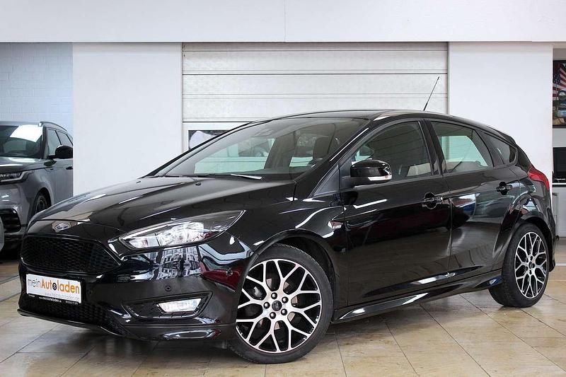 Schwarz Gebraucht 2017 Ford Focus ST-Line Limousine | 11.450 € (Teuer) - Bild 1/4