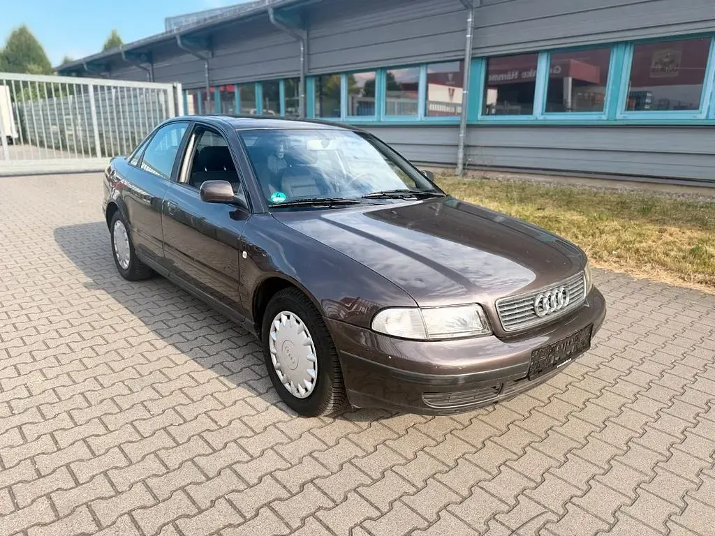 Gebraucht Audi A4 S-Line 125 PS (91 kW) 1998 Braun Limousine