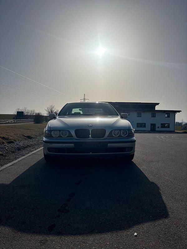 Gebraucht BMW 523 170 PS (125 kW) 1999 Silber Limousine