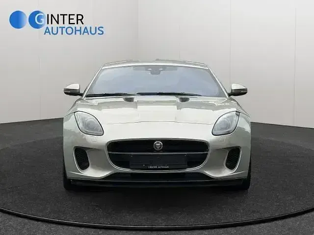 Gebraucht Jaguar F-Type 340 PS (250 kW) 2019 Light oyster beige Coupé