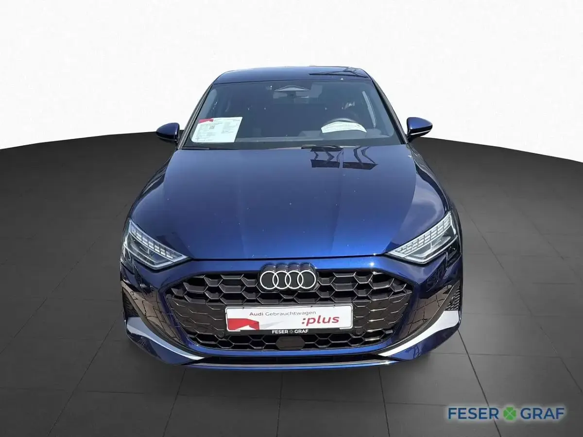 Gebraucht Audi A3 Ambiente 150 PS (110 kW) 2025 Navarrablau metallic Limousine