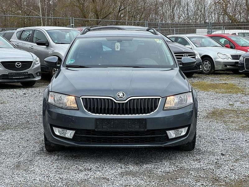 Gebraucht Skoda Octavia Ambition 150 PS (110 kW) 2015 Grau Kleinwagen