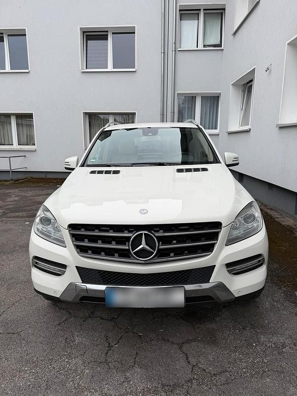 Gebraucht Mercedes ML350 258 PS (189 kW) 2012 Weiß SUV