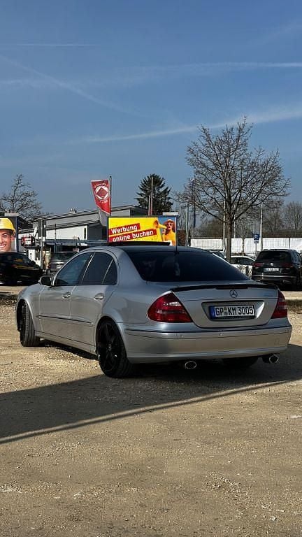 Gebraucht Mercedes E240 Avantgarde 177 PS (130 kW) 2005 Silber Limousine